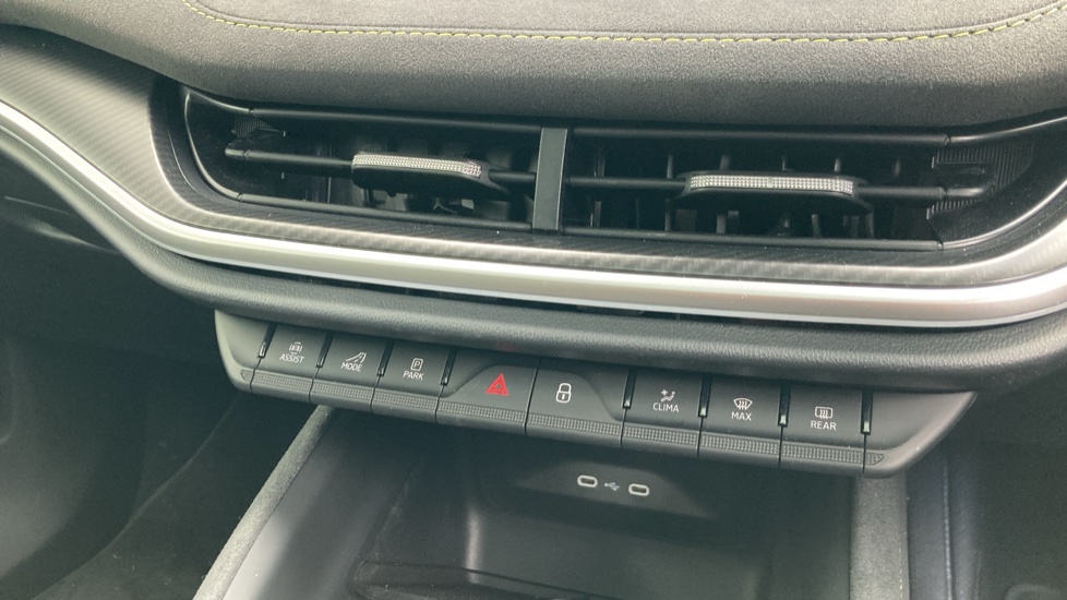 Skoda Enyaq 250kW vRS 84kWh 4x4 5dr Auto Electric - Image 13