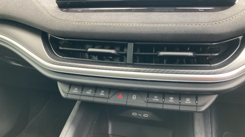 Skoda Enyaq 250kW vRS 84kWh 4x4 5dr Auto Electric - Image 25
