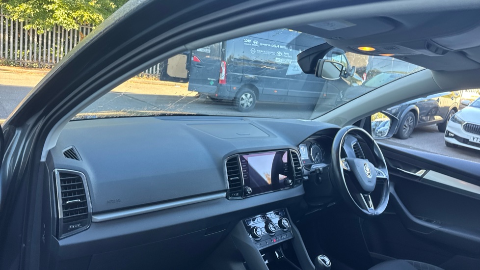Skoda Karoq 2.0 TDI SE 4x4 5dr Diesel Estate - Image 2