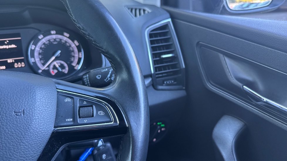 Skoda Karoq 2.0 TDI SE 4x4 5dr Diesel Estate - Image 18
