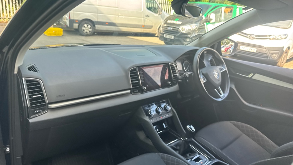 Skoda Karoq 1.0 TSI SE 5dr Petrol Estate - Image 2