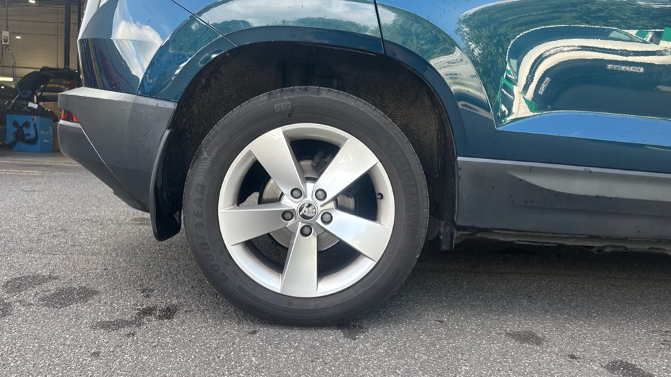 Skoda Karoq 1.0 TSI SE 5dr Petrol Estate - Image 5