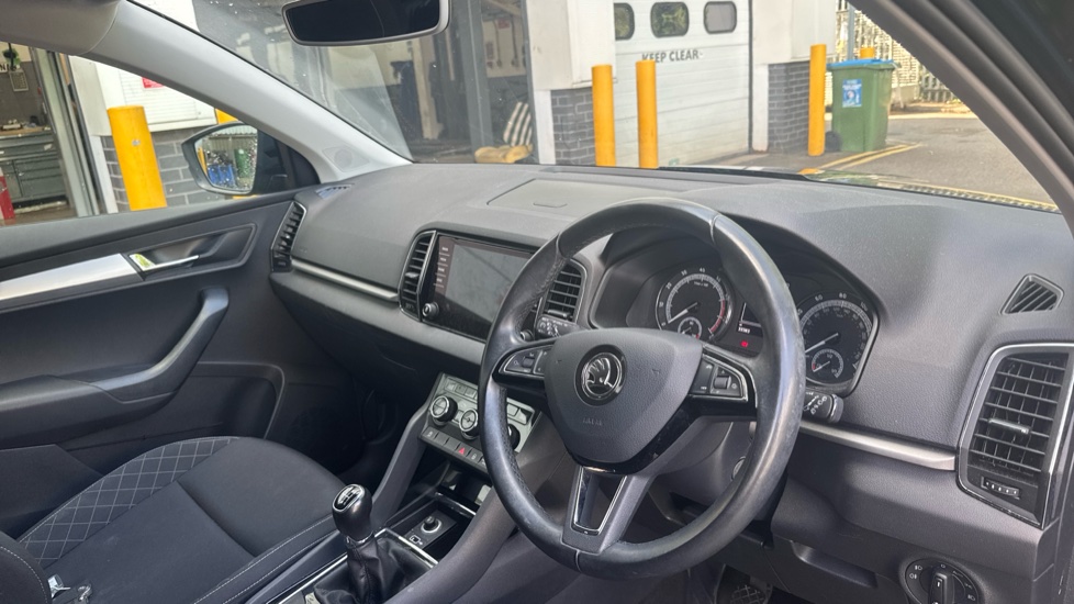 Skoda Karoq 1.0 TSI SE 5dr Petrol Estate - Image 6