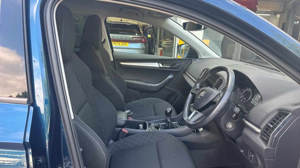 Skoda Karoq 1.0 TSI SE 5dr Petrol Estate - Image 15