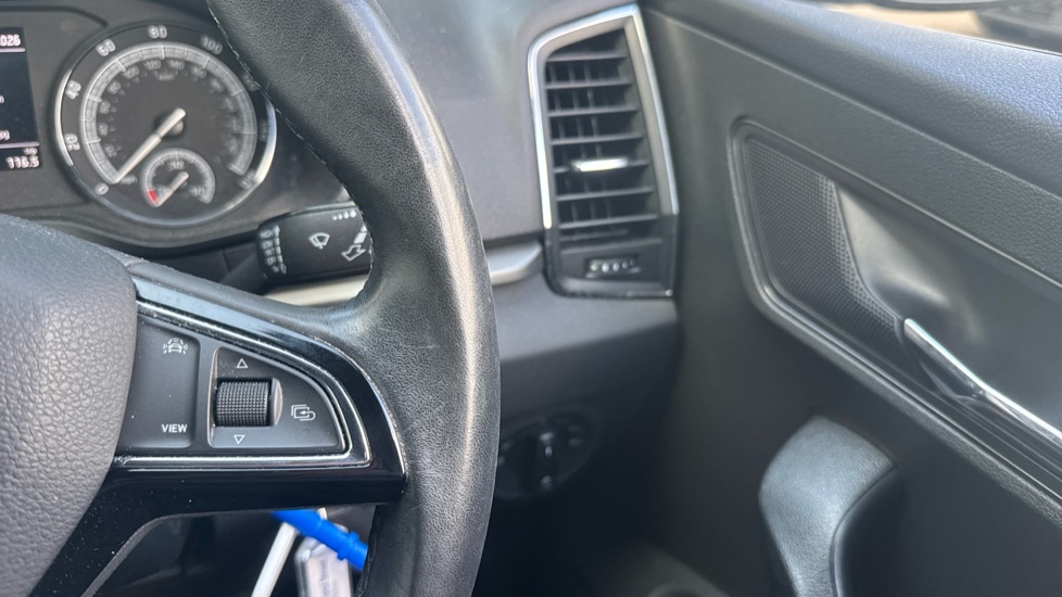 Skoda Karoq 1.0 TSI SE 5dr Petrol Estate - Image 18