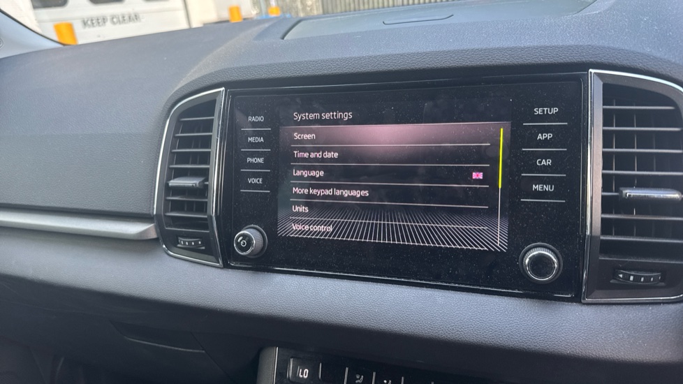 Skoda Karoq 1.0 TSI SE 5dr Petrol Estate - Image 29