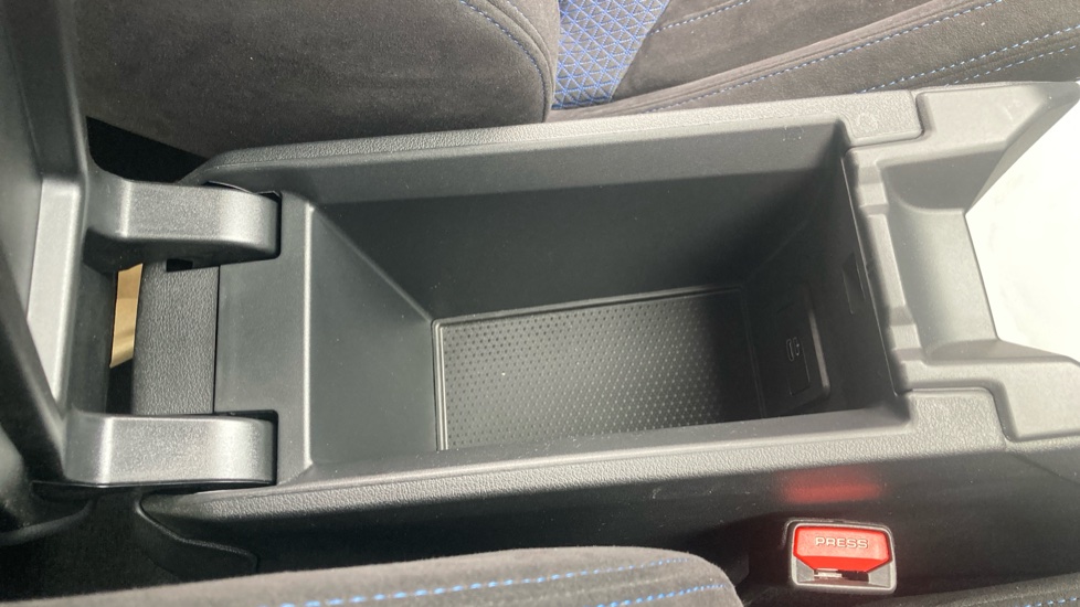 BMW 1 Series M135i xDrive 5dr Step Auto Petrol Hatchback - Image 35