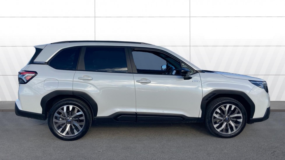 Subaru Forester 2.0i e-Boxer Touring 5dr Lineartronic Hybrid Estate - Image 5
