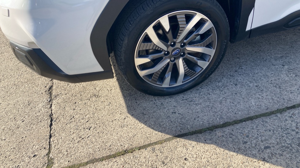 Subaru Forester 2.0i e-Boxer Touring 5dr Lineartronic Hybrid Estate - Image 22