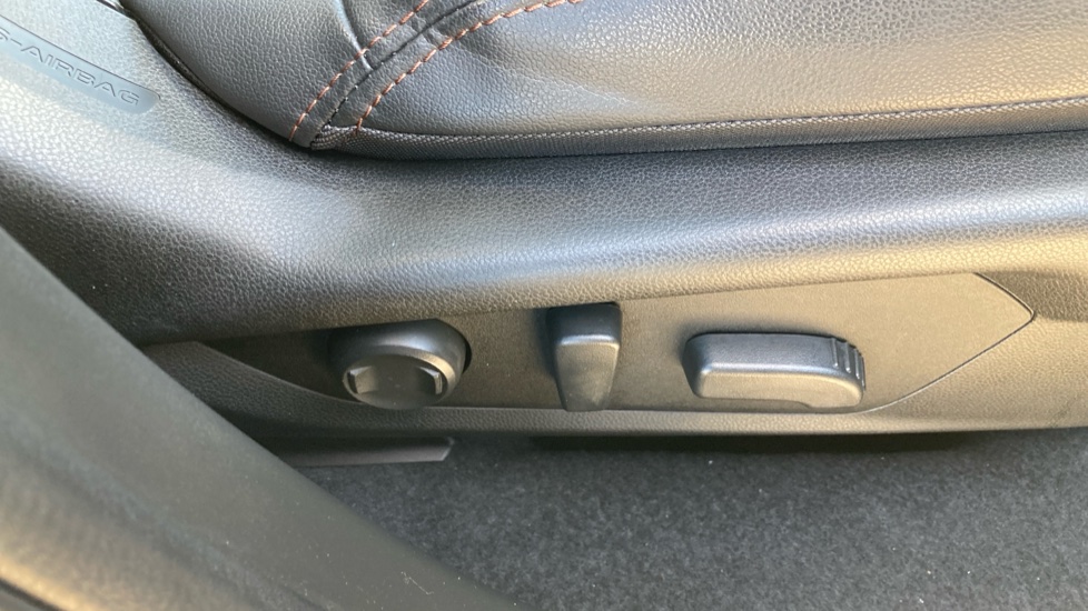 Subaru Forester 2.0i e-Boxer Touring 5dr Lineartronic Hybrid Estate - Image 26