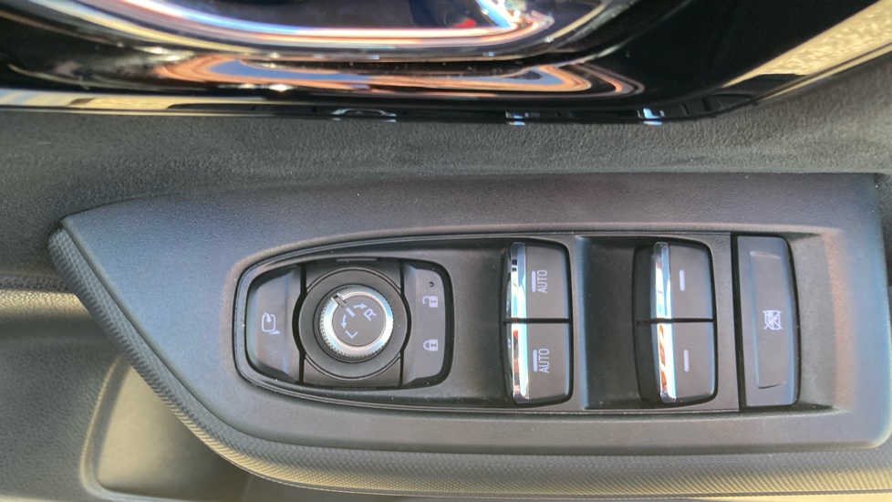 Subaru Forester 2.0i e-Boxer Touring 5dr Lineartronic Hybrid Estate - Image 27