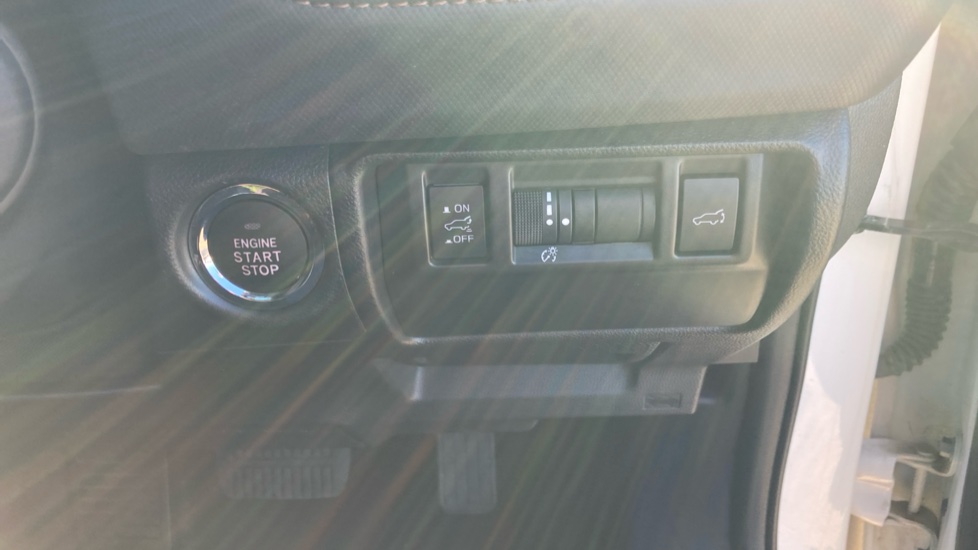 Subaru Forester 2.0i e-Boxer Touring 5dr Lineartronic Hybrid Estate - Image 29
