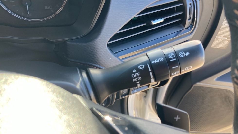 Subaru Forester 2.0i e-Boxer Touring 5dr Lineartronic Hybrid Estate - Image 32