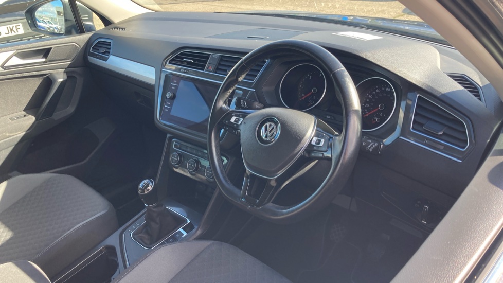 Volkswagen Tiguan 2.0 TDi 150 SE Nav 5dr Diesel Estate - Image 11