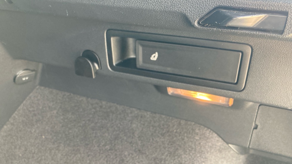 Volkswagen Tiguan 2.0 TDi 150 SE Nav 5dr Diesel Estate - Image 43