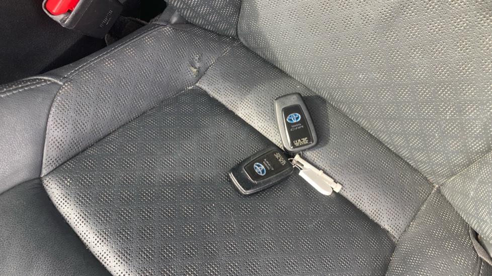 Toyota C-HR 1.8 Hybrid Excel 5dr CVT Hybrid Hatchback - Image 20
