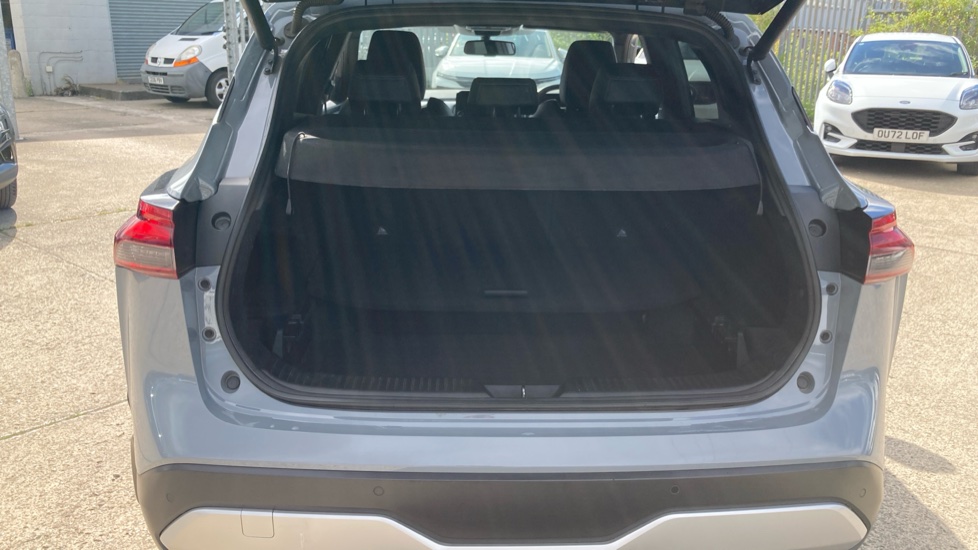 Nissan Qashqai 1.3 DiG-T MH Tekna 5dr Petrol Hatchback - Image 4