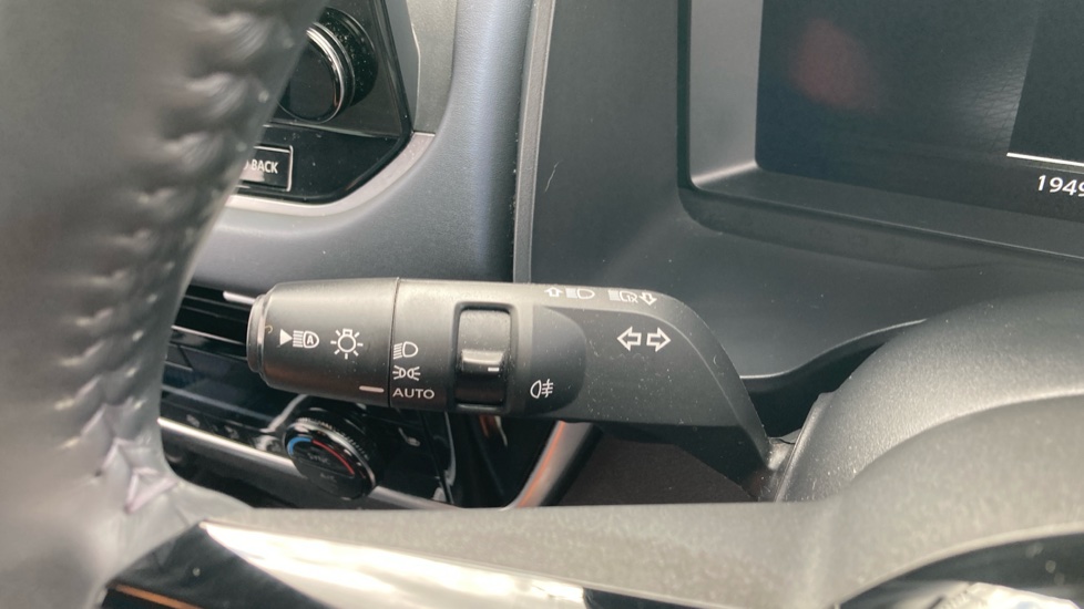 Nissan Qashqai 1.3 DiG-T MH Tekna 5dr Petrol Hatchback - Image 31