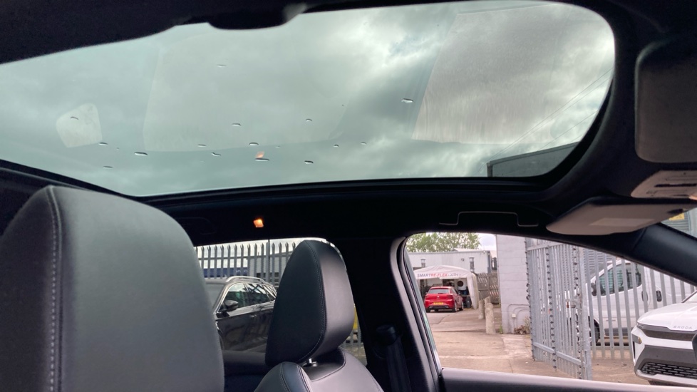 Nissan Qashqai 1.3 DiG-T MH Tekna 5dr Petrol Hatchback - Image 35