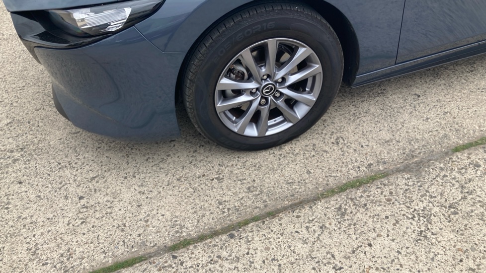 Mazda 3 2.0 e-Skyactiv G MHEV SE-L 5dr Petrol Hatchback - Image 22
