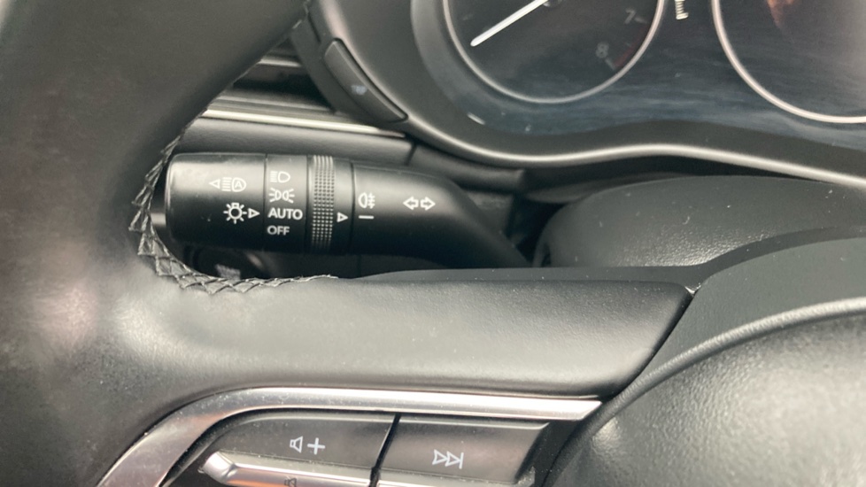 Mazda 3 2.0 e-Skyactiv G MHEV SE-L 5dr Petrol Hatchback - Image 29