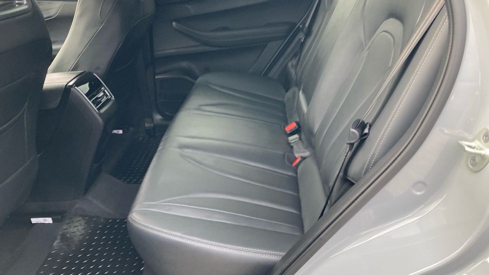 Chery Tiggo 4 1.5 Hybrid Summit 5dr DHT Hybrid Estate - Image 16