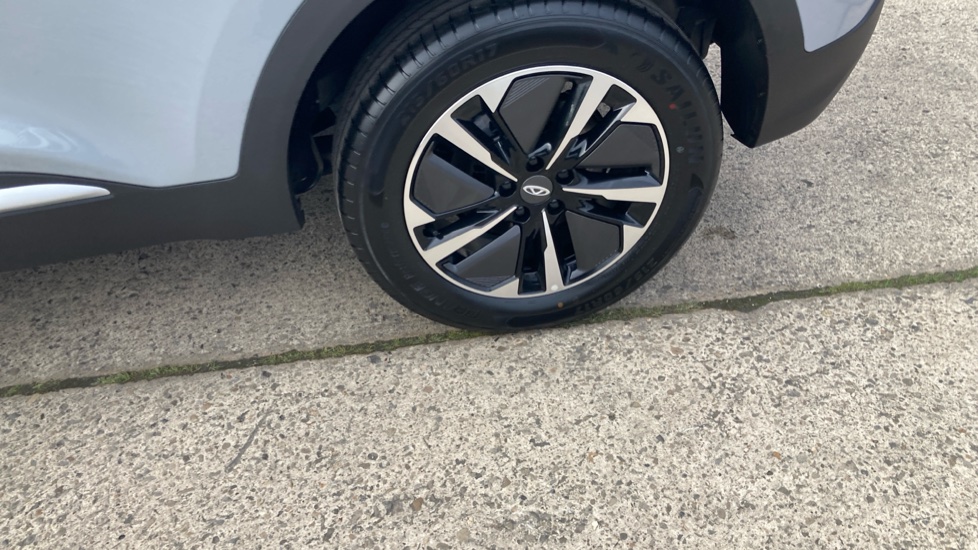 Chery Tiggo 4 1.5 Hybrid Summit 5dr DHT Hybrid Estate - Image 23