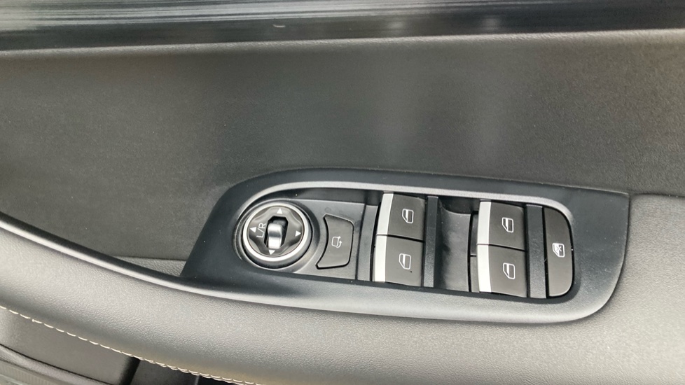 Chery Tiggo 4 1.5 Hybrid Summit 5dr DHT Hybrid Estate - Image 27