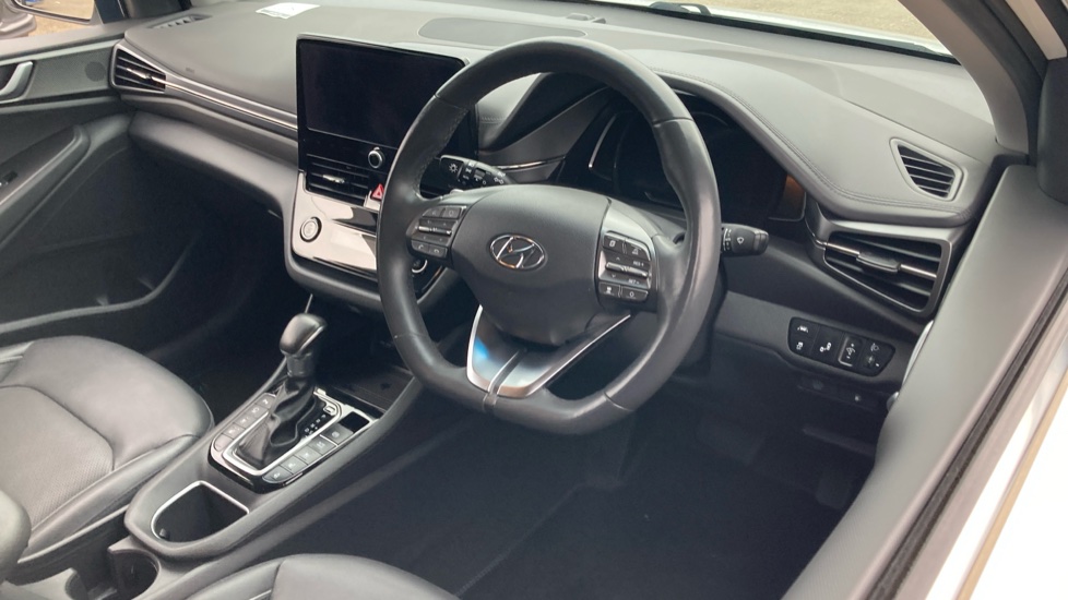 Hyundai IONIQ 1.6 GDi Hybrid Premium SE 5dr DCT Hybrid Hatchback - Image 11