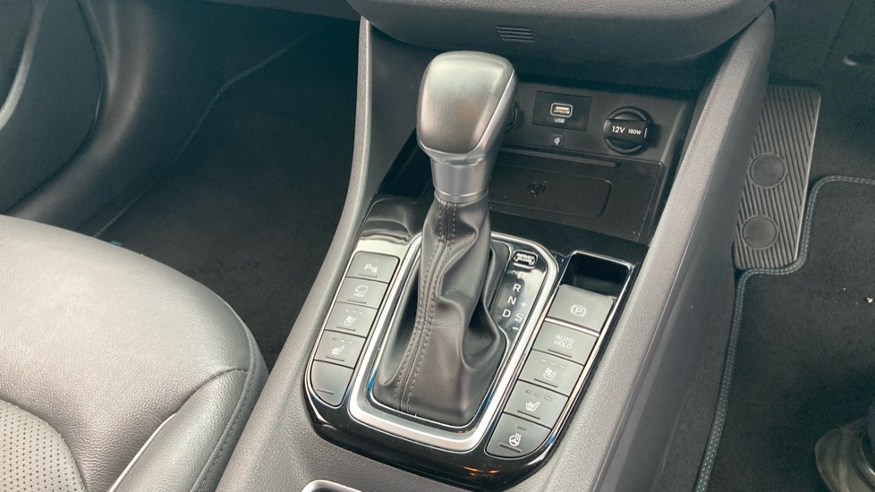 Hyundai IONIQ 1.6 GDi Hybrid Premium SE 5dr DCT Hybrid Hatchback - Image 13