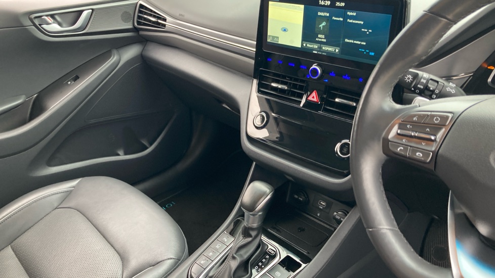 Hyundai IONIQ 1.6 GDi Hybrid Premium SE 5dr DCT Hybrid Hatchback - Image 14