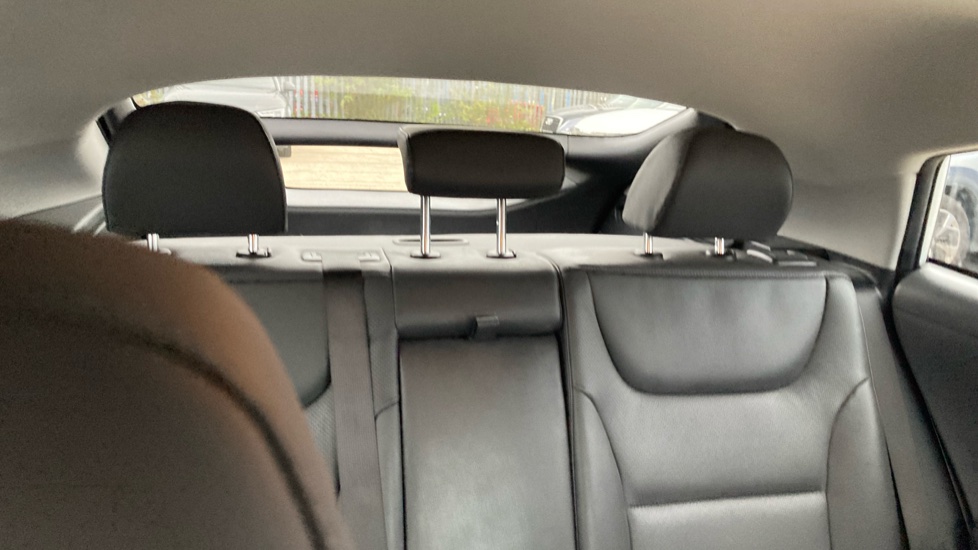 Hyundai IONIQ 1.6 GDi Hybrid Premium SE 5dr DCT Hybrid Hatchback - Image 15