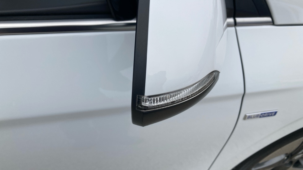 Hyundai IONIQ 1.6 GDi Hybrid Premium SE 5dr DCT Hybrid Hatchback - Image 25