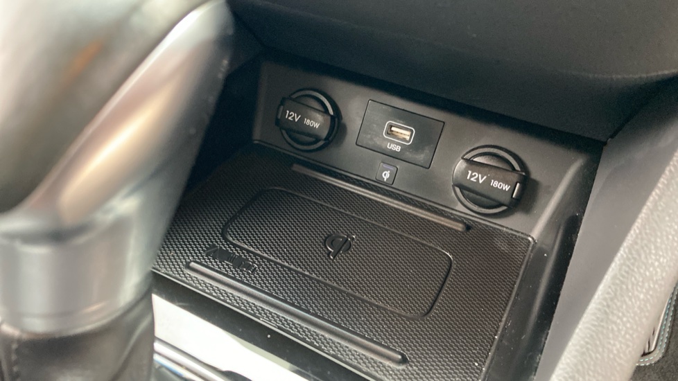 Hyundai IONIQ 1.6 GDi Hybrid Premium SE 5dr DCT Hybrid Hatchback - Image 31
