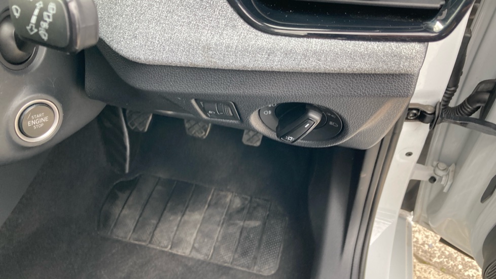 Skoda Kamiq 1.0 TSI 95 SE Edition 5dr Petrol Hatchback - Image 25
