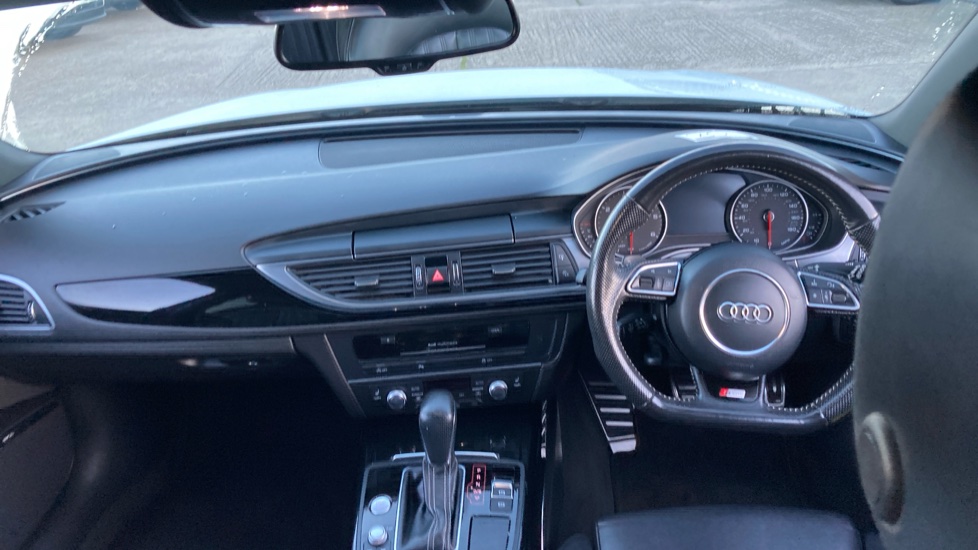 Audi A6 2.0 TDI Ultra Black Edition 5dr S Tronic Diesel Estate - Image 10