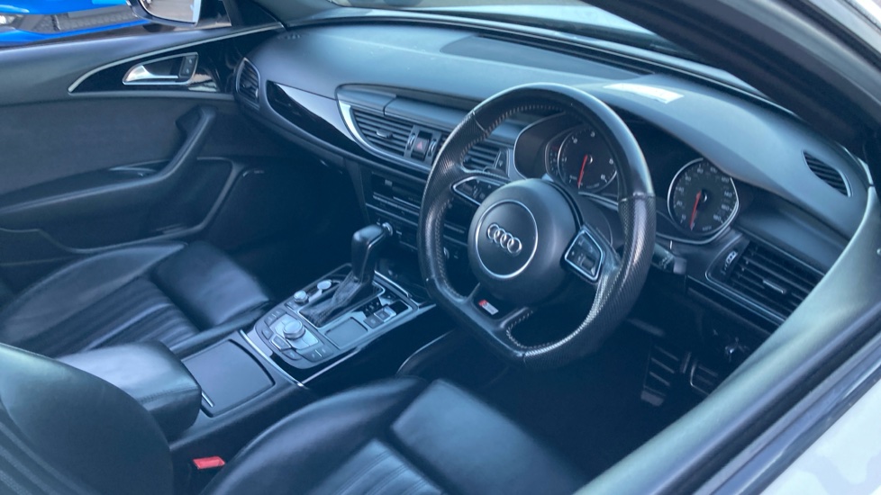 Audi A6 2.0 TDI Ultra Black Edition 5dr S Tronic Diesel Estate - Image 11