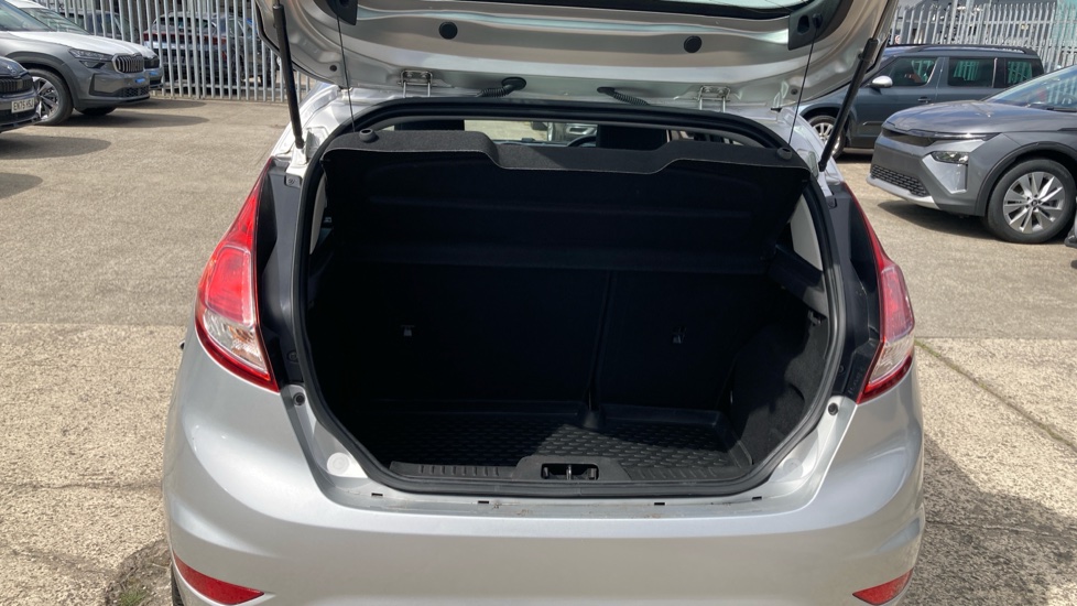 Ford Fiesta 1.0 EcoBoost Zetec 5dr Petrol Hatchback - Image 4