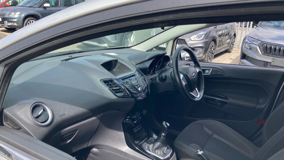 Ford Fiesta 1.0 EcoBoost Zetec 5dr Petrol Hatchback - Image 9