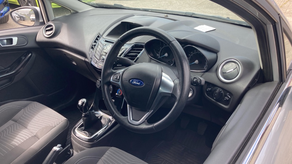 Ford Fiesta 1.0 EcoBoost Zetec 5dr Petrol Hatchback - Image 11