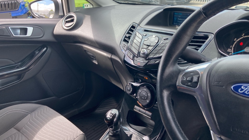 Ford Fiesta 1.0 EcoBoost Zetec 5dr Petrol Hatchback - Image 14