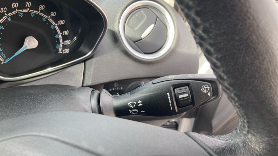 Ford Fiesta 1.0 EcoBoost Zetec 5dr Petrol Hatchback - Image 29