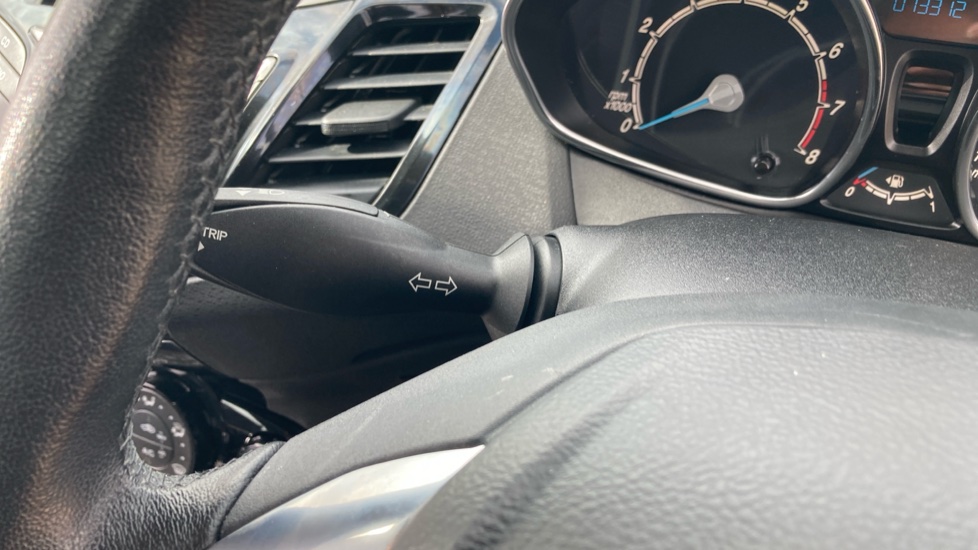 Ford Fiesta 1.0 EcoBoost Zetec 5dr Petrol Hatchback - Image 30