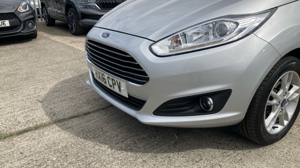 Ford Fiesta 1.0 EcoBoost Zetec 5dr Petrol Hatchback - Image 42