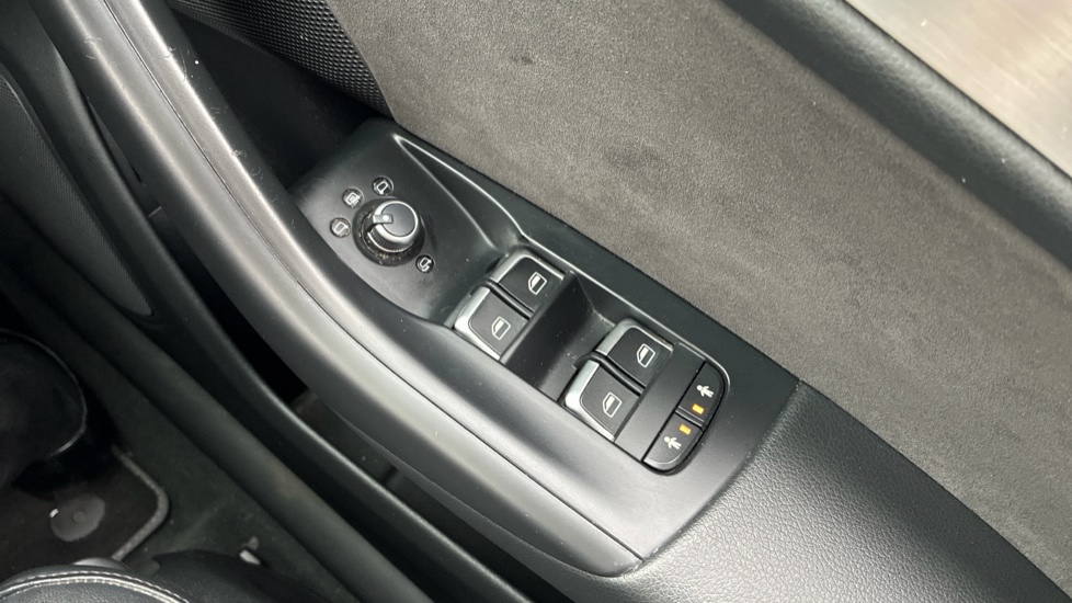 Audi Q3 2.0 TDI Quattro S Line Plus 5dr Diesel Estate - Image 25