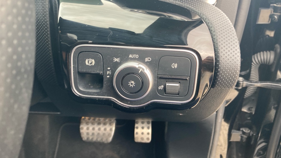 Mercedes-Benz A-Class A180 AMG Line Executive 4dr Auto Petrol Saloon - Image 28