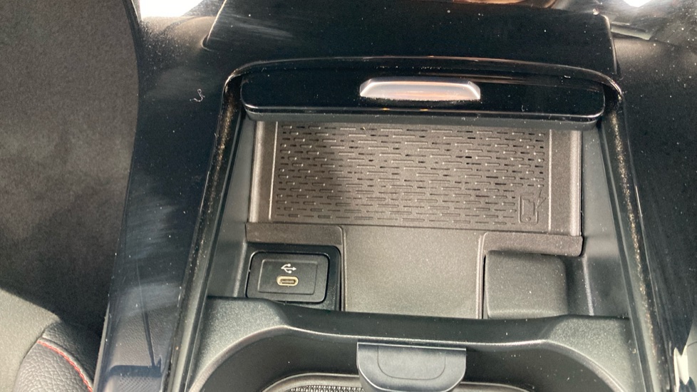 Mercedes-Benz A-Class A180 AMG Line Executive 4dr Auto Petrol Saloon - Image 31