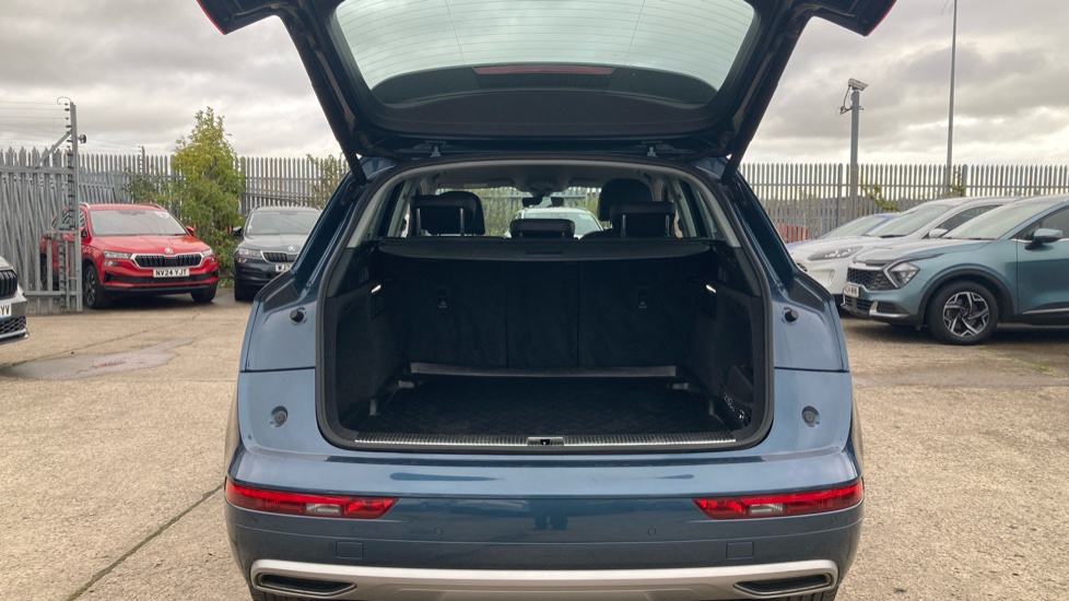 Audi Q5 2.0T FSI Quattro Sport 5dr S Tronic Petrol Estate - Image 4
