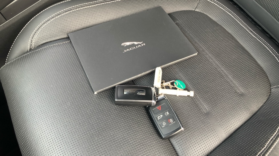Jaguar E-Pace 2.0 P250 R-Dynamic HSE 5dr Auto Petrol Estate - Image 19