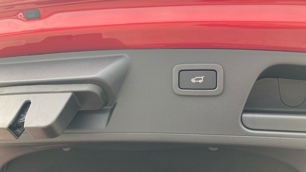 Jaguar E-Pace 2.0 P250 R-Dynamic HSE 5dr Auto Petrol Estate - Image 43